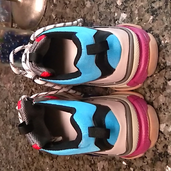 Balenciaga shoes i paid 750 for them yes there are real deal not fake - Picture 4 of 5